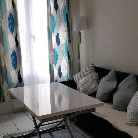 Modern 1 Bedroom Near The Metro. Holiday home Ivry-sur-Seine