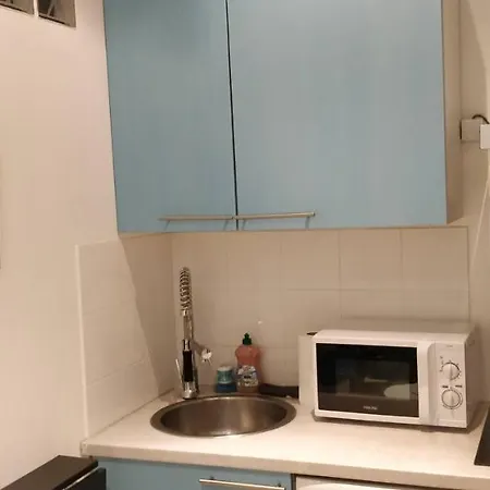 Modern 1 Bedroom Near The Metro. Holiday home *