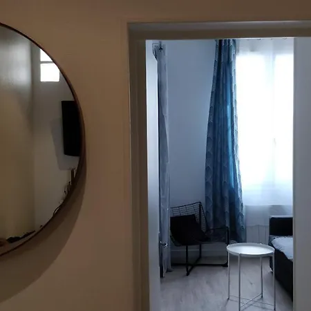Modern 1 Bedroom Near The Metro. Holiday home Ivry-sur-Seine
